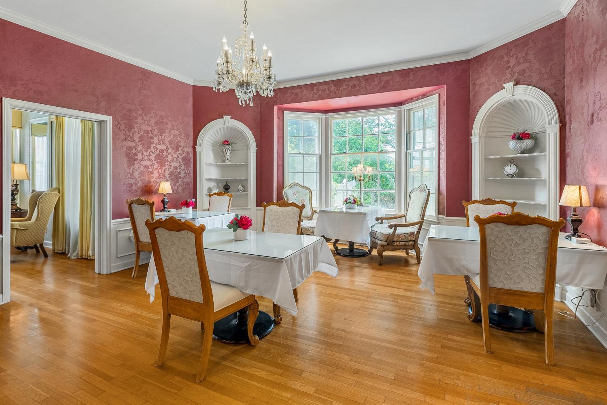 Beland Mansion-Blue Jay Suite! Форт-Смит Экстерьер фото